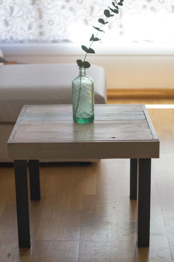 25 a table lack with wood and chalkpaint via simphome