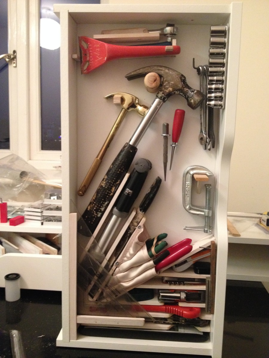 30. Sneaky Ekby Alex tool cabinets