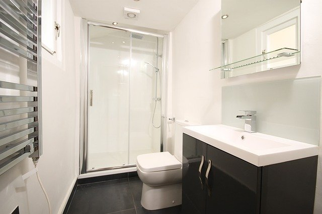 4 Consider En suite Style Bathroom Idea via simphome