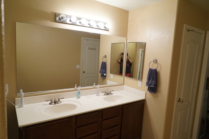 DIY Bathroom mirror makeover Simphome com Before