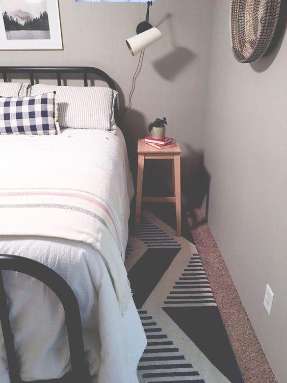 12 Guest room makeover by amandakatherine Simphome