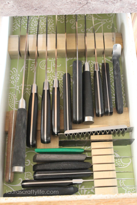 301 Kitchen Knife drawer block organization via simphome