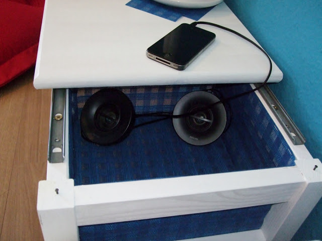9 Turn an IKEA Stool into A Brilliant Side Table via Simphome