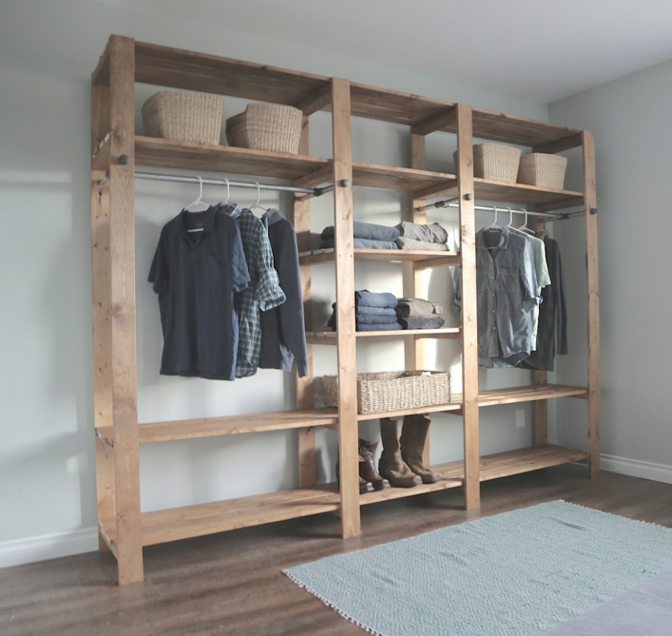 10 DIY Wooden Closet with Galvanized Pipes via simphome