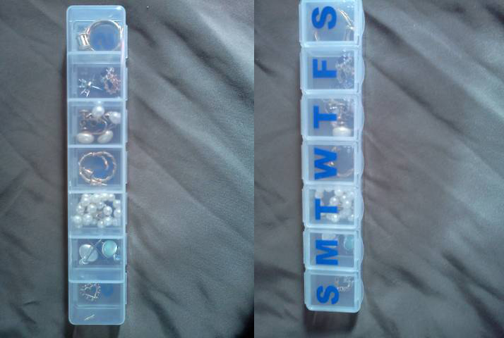 4 Pack jewelry in a daily pill organizer via simphome