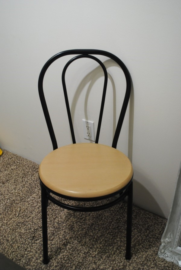 How to refresh Little Bistro Chair Via Simphome 2