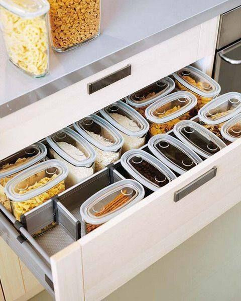 8 Plastic Containers for your kitchen drawer via Simphome 2