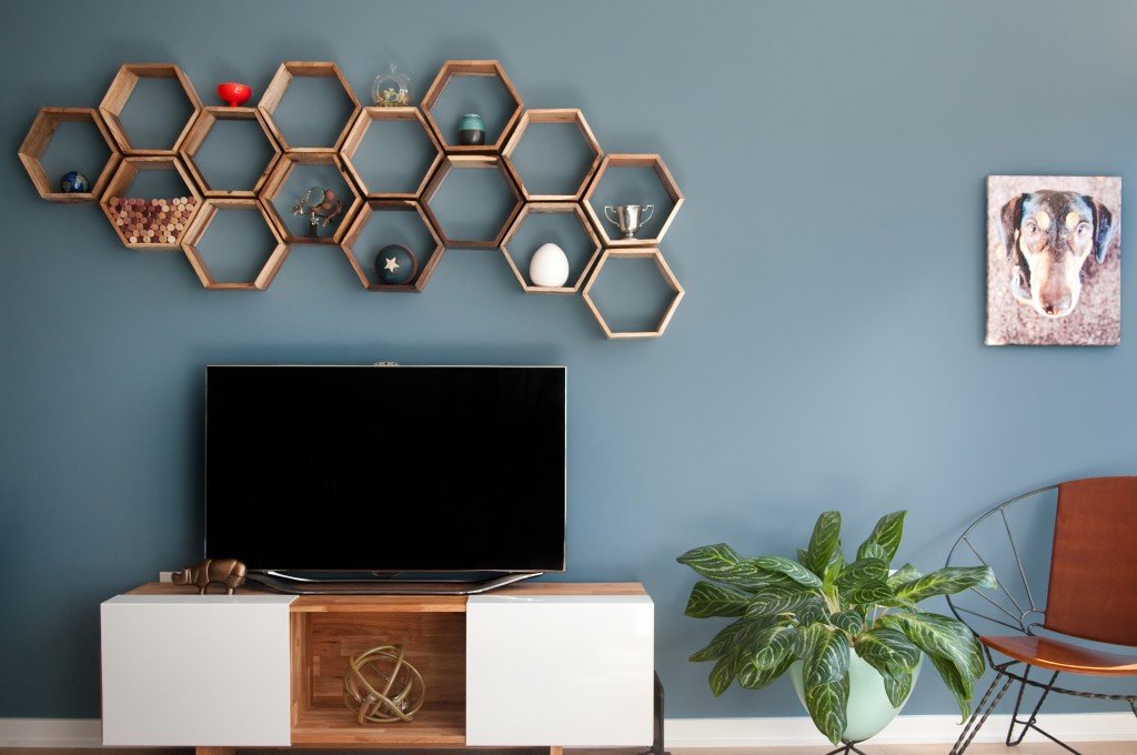8 Invest in Minimalist Wall Mounted Shelves via Simphome