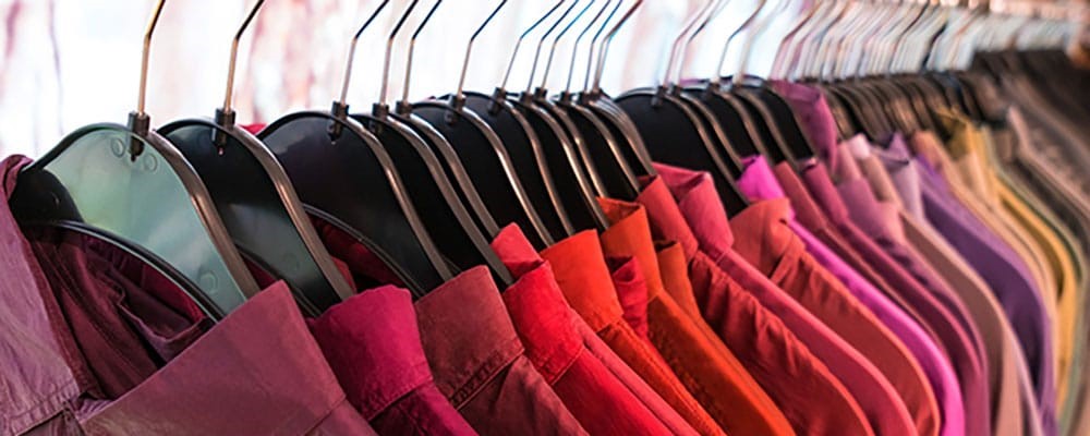 2. Try Storing Your Clothes by Colours via Simphome