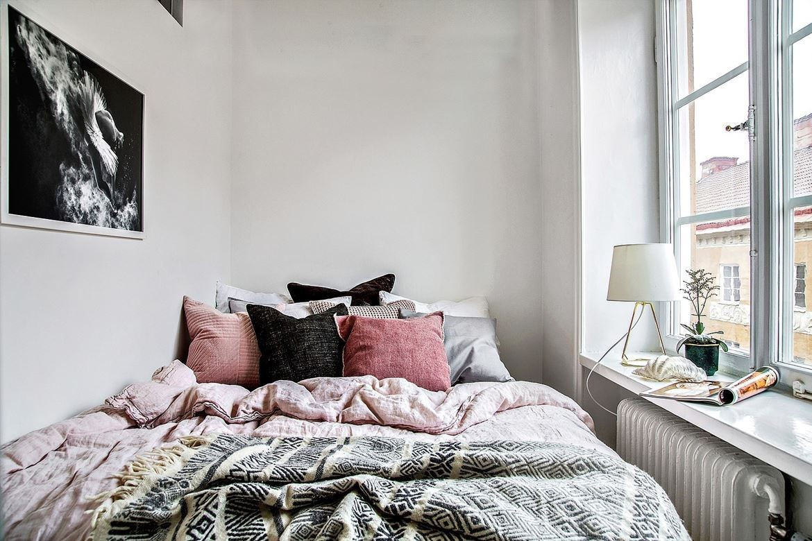9. Expose Your Bedroom to the Natural Light via Simphome