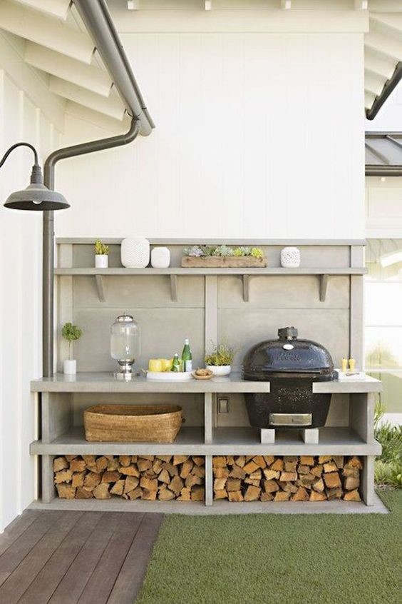 6. Simple and Small Outdoor Kitchen via Simphome