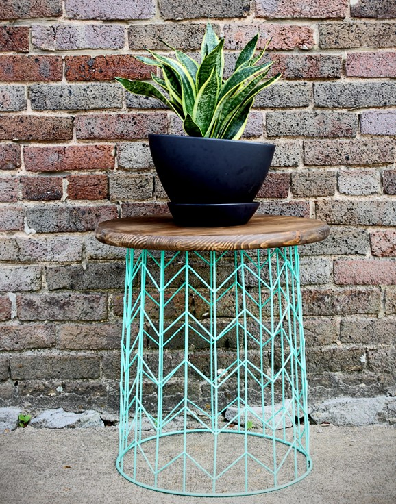 1.SIMPHOME.COM A Wire Basket Side Table