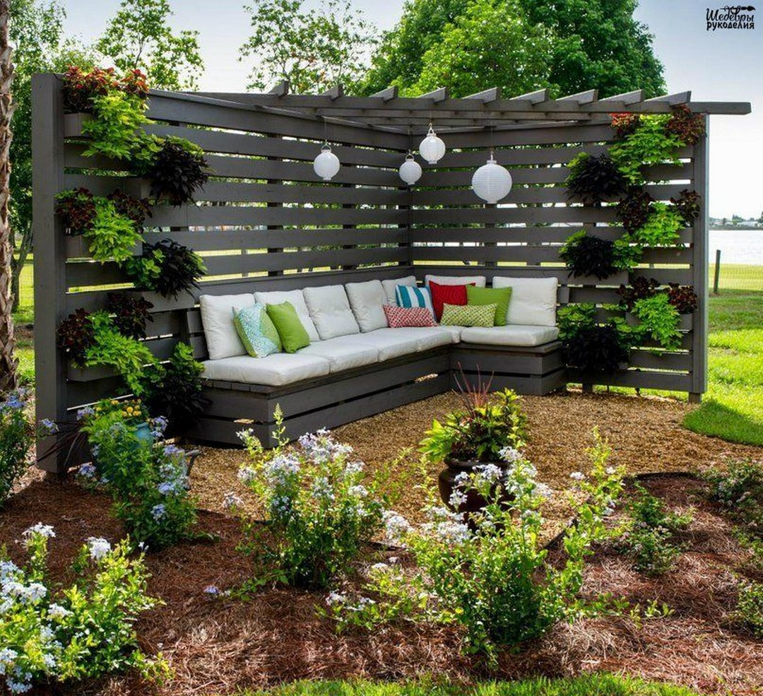 14.SIMPHOME.COM great tips and ideas to create backyard privacy landscaping