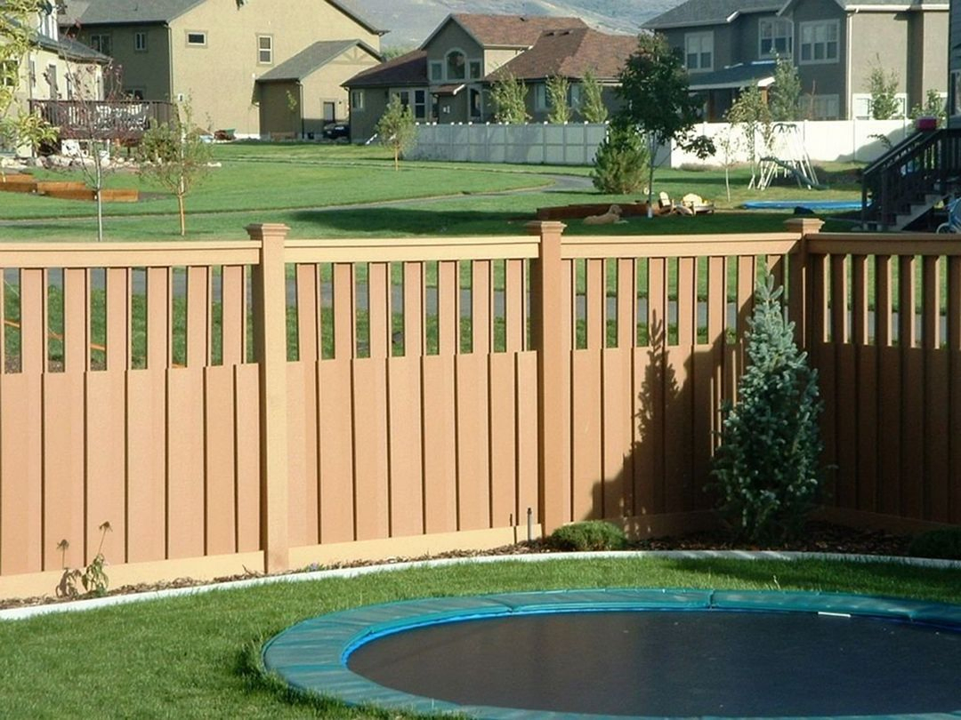 16.SIMPHOME.COM chic wood fence ideas for backyard decor