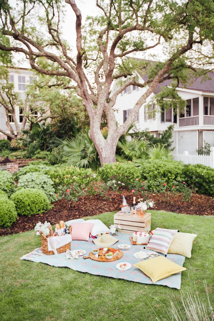 16.SIMPHOME.COM how to picnic like an event planner picnic backyard picnic