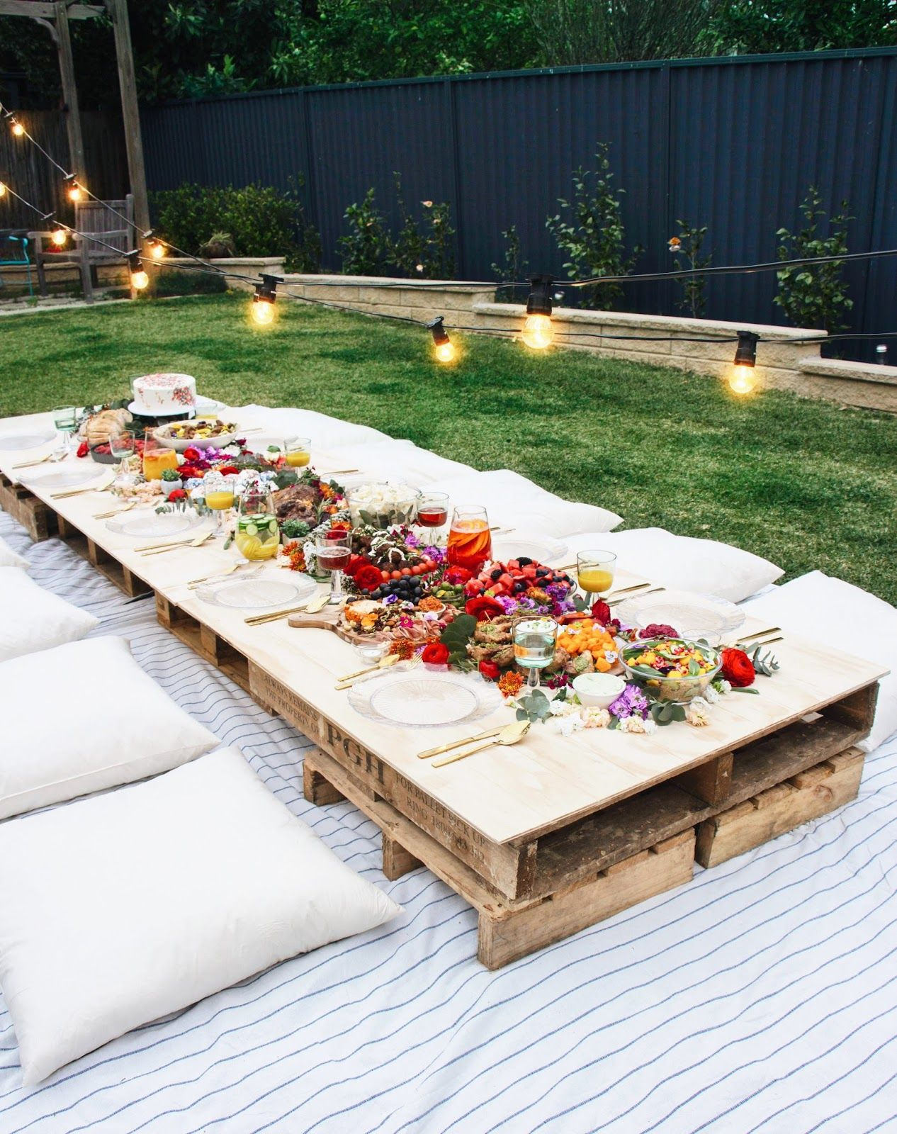 18.SIMPHOME.COM Must see backyard party ideas for a relaxing and luxurious meeting