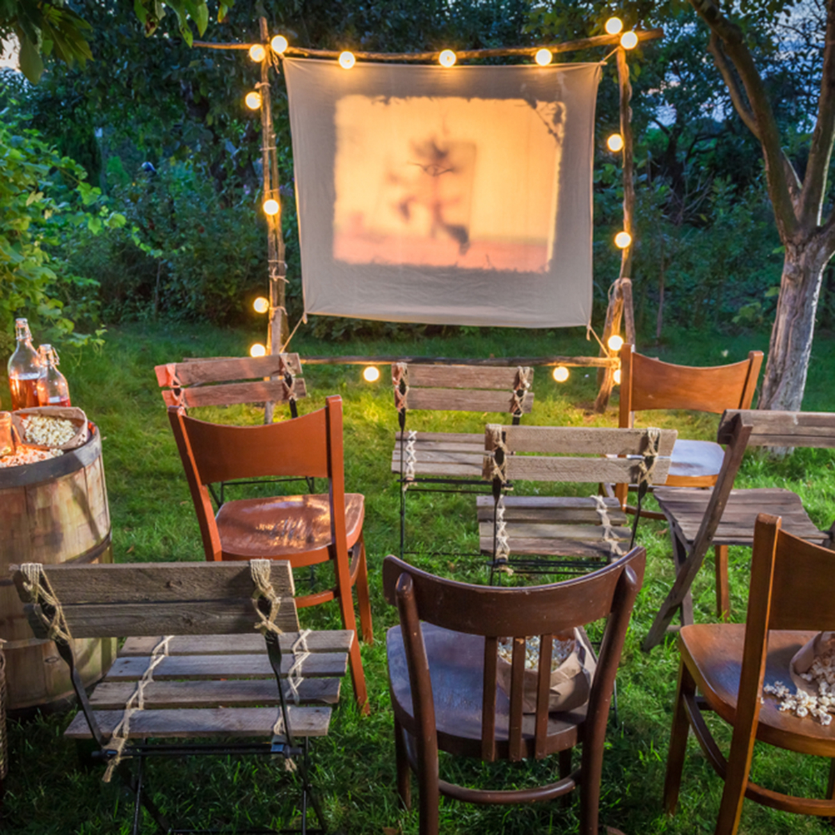 22.SIMPHOME.COM 10 fun ideas for outdoor movie night taste