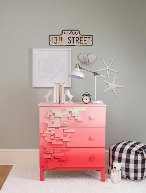 5. SIMPHOME.COM Ombre Color Gives Your Chest of Drawers a Facelift