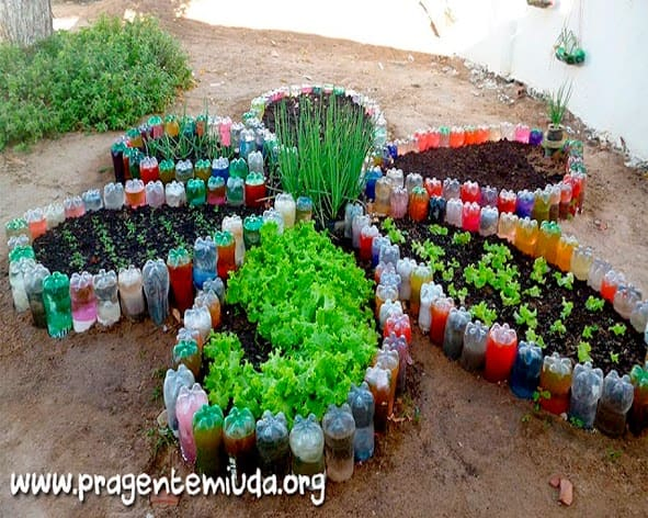 1.Simphome.com Flower Shaped Vegetable Garden Using Unused Bottles