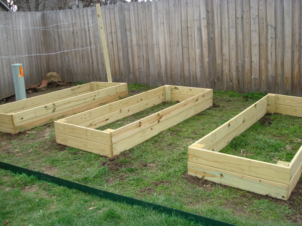 Simphome.com 10 inspiring diy raised garden beds ideasplans and designs the within box garden ideas Image Source theselfsufficientliving.com