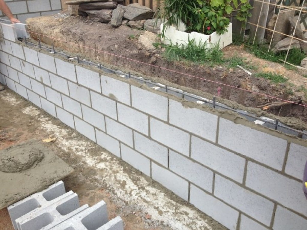 Simphome.com diy cement block retaining wall ideas cinder design