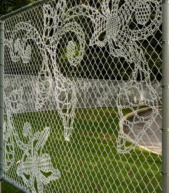 3.Simphome.com Artistic Wire Fence 2