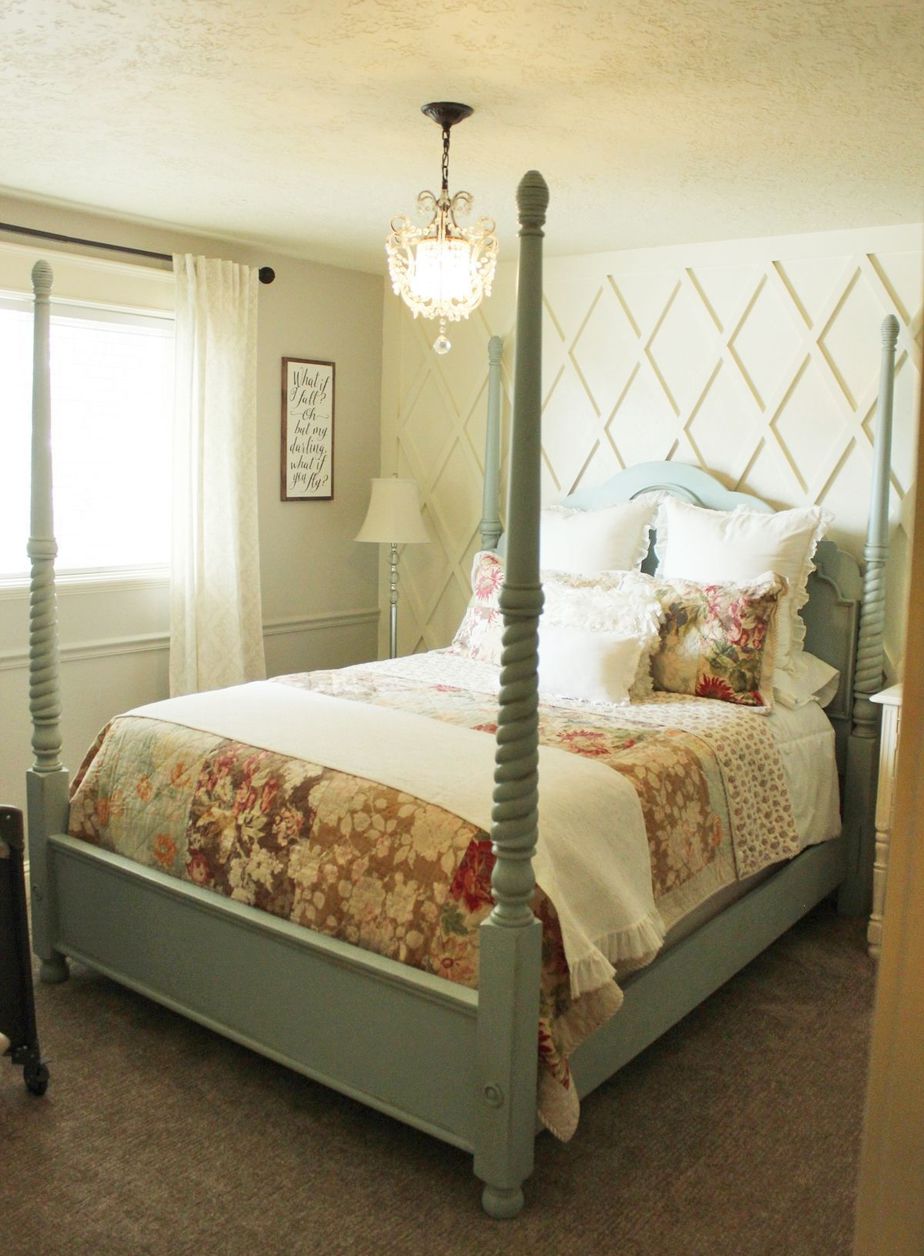 9.How to decorate a master bedroom ballance with walls Simphome.com