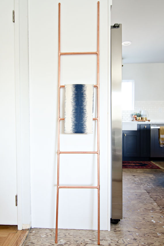 6. DIY Copper Pipe Ladder by simphome.com