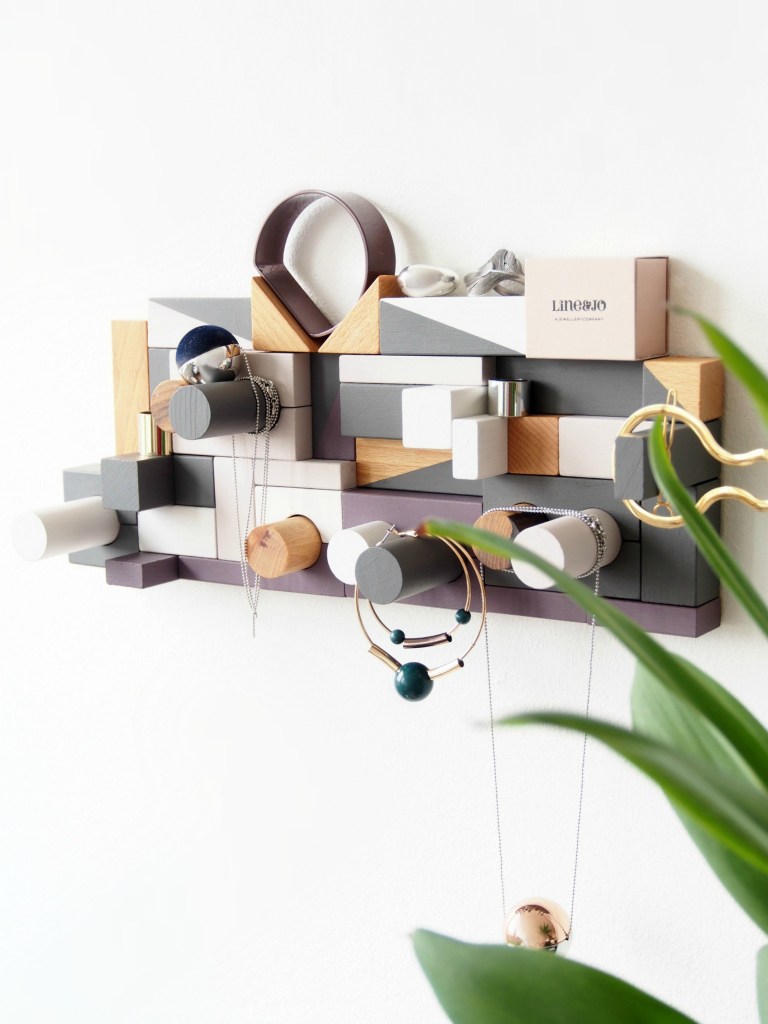 8. DIY Jewellery Organizer from Toys by simphome.com 2
