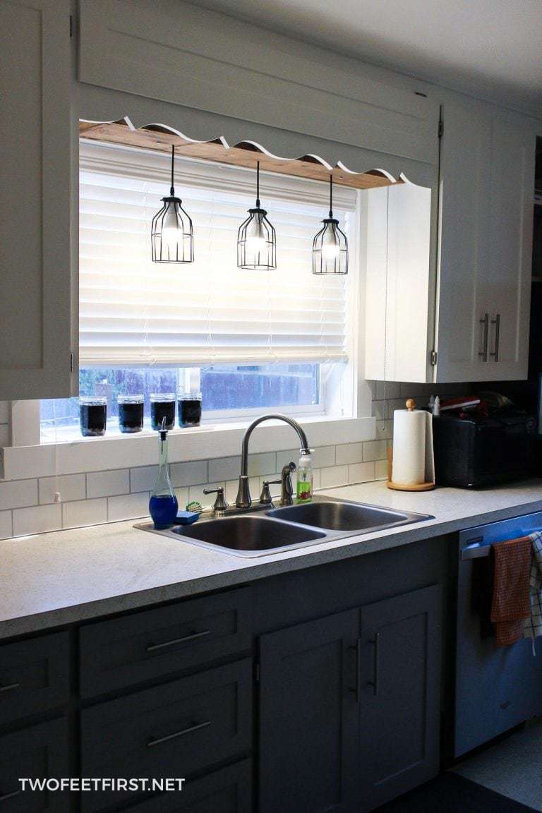 8. Kitchen Pendant Light by simphome.com
