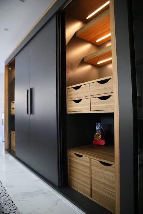 2. Mounted Wardrobe With Sliding door by simphome.com