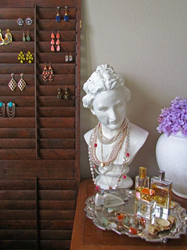 5. Display Your Jewelry by simphome.com
